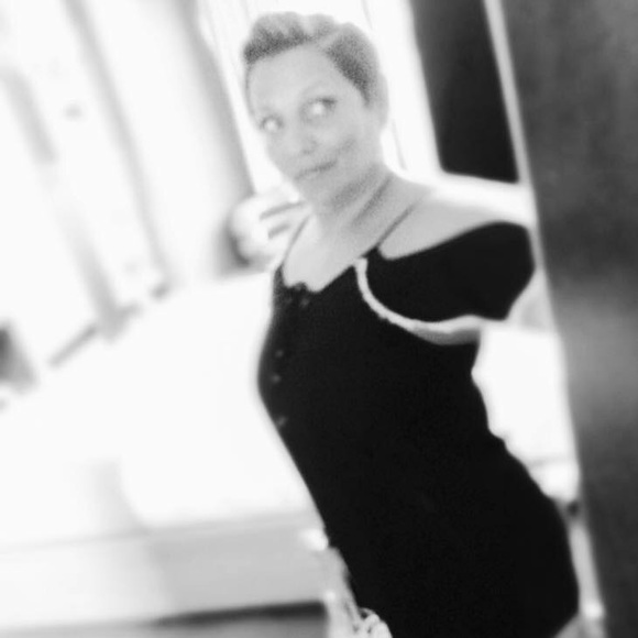 Meet your Posher, Deb from Debra by Design Studios - Picture 6 of 6